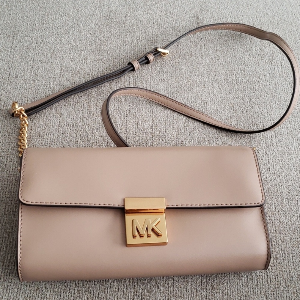 Brand new Michael Kors sling